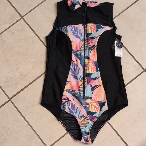 NWT Torrid Active Wireless Sleeveless Rashguard One Piece Swimsuit Size L - Picture 2 of 10